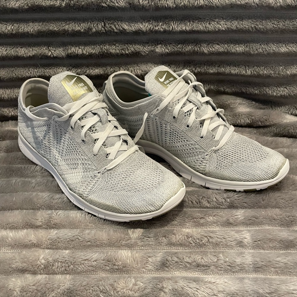 Nike womens shoes